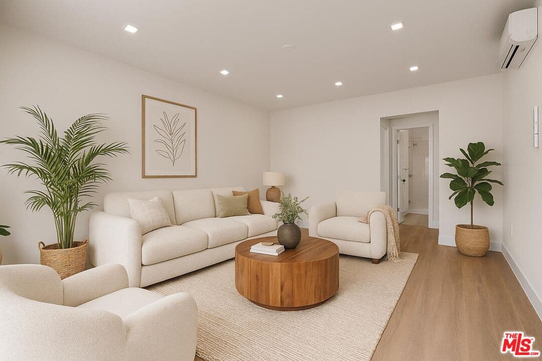 1 bd, 1 ba Townhouse in Los Angeles, CA — $2,585/mo — photo 1