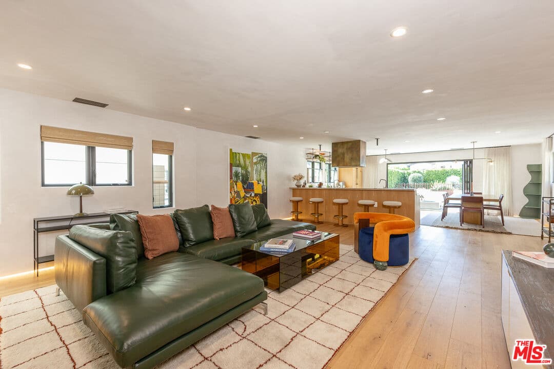 4 bd, 3 ba House in Los Angeles, CA — $14,488/mo — photo 2