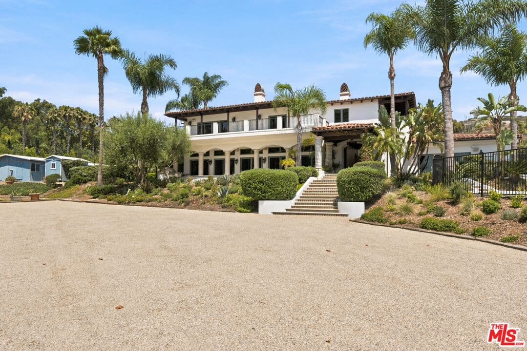 6 bd, 7 ba House in Malibu, CA — $29,500/mo — photo 2