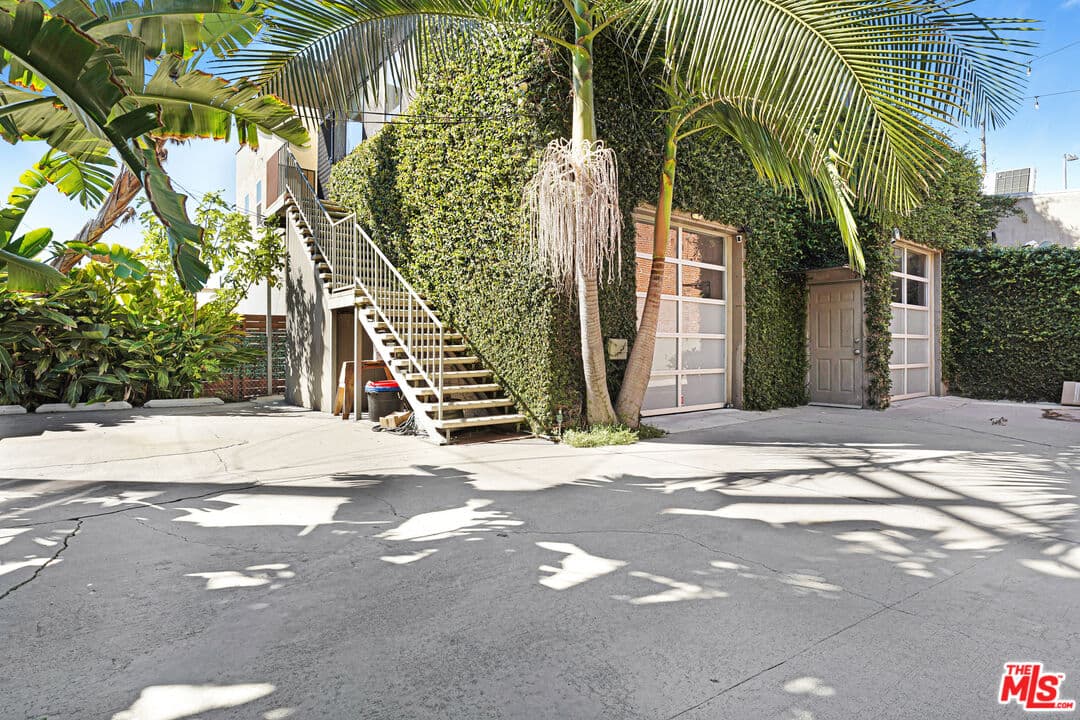 2BR Townhouse in Los Angeles β $2,600/mo