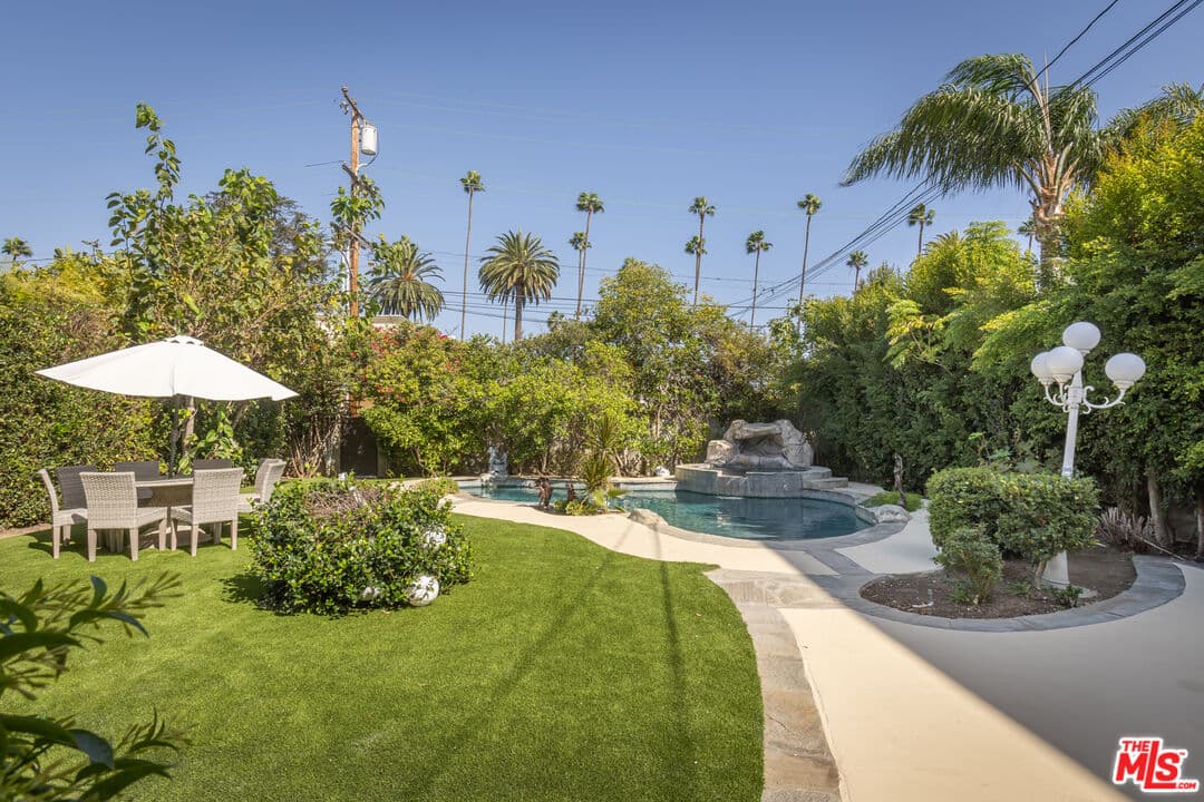 4 bd, 3 ba House in Beverly Hills, CA — $15,500/mo — photo 2