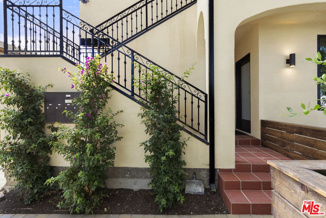2 bd, 2 ba Apartment in Culver City, CA — $6,250/mo — photo 2
