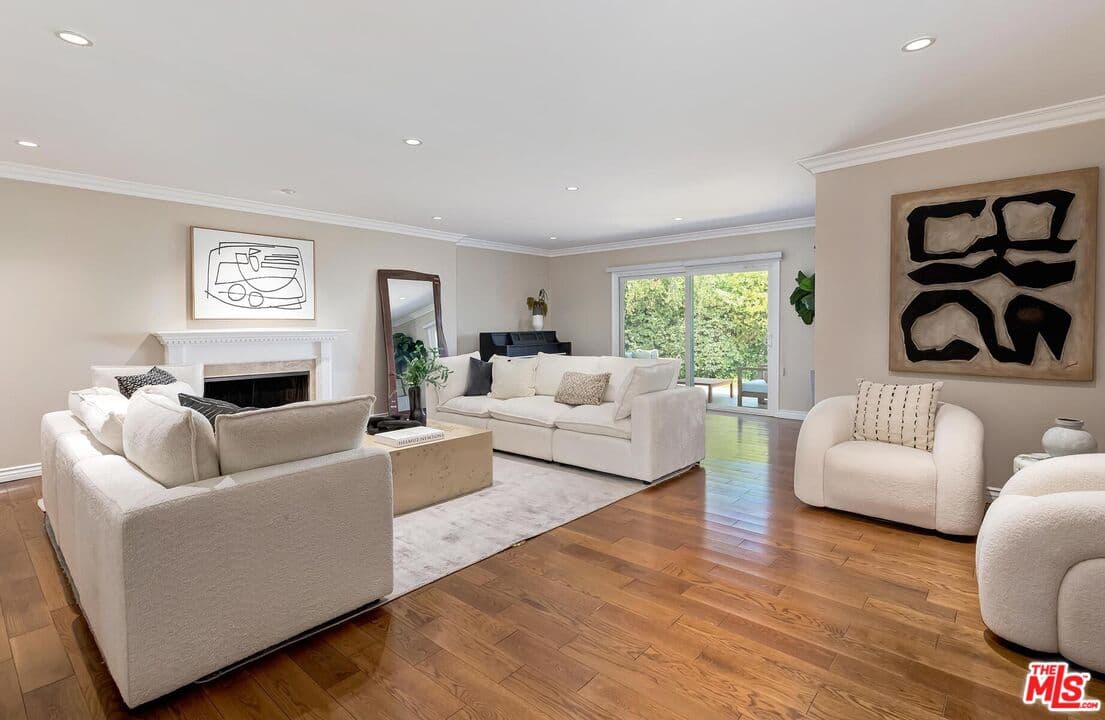 4 bd, 4 ba House in Los Angeles, CA — $15,000/mo — photo 2