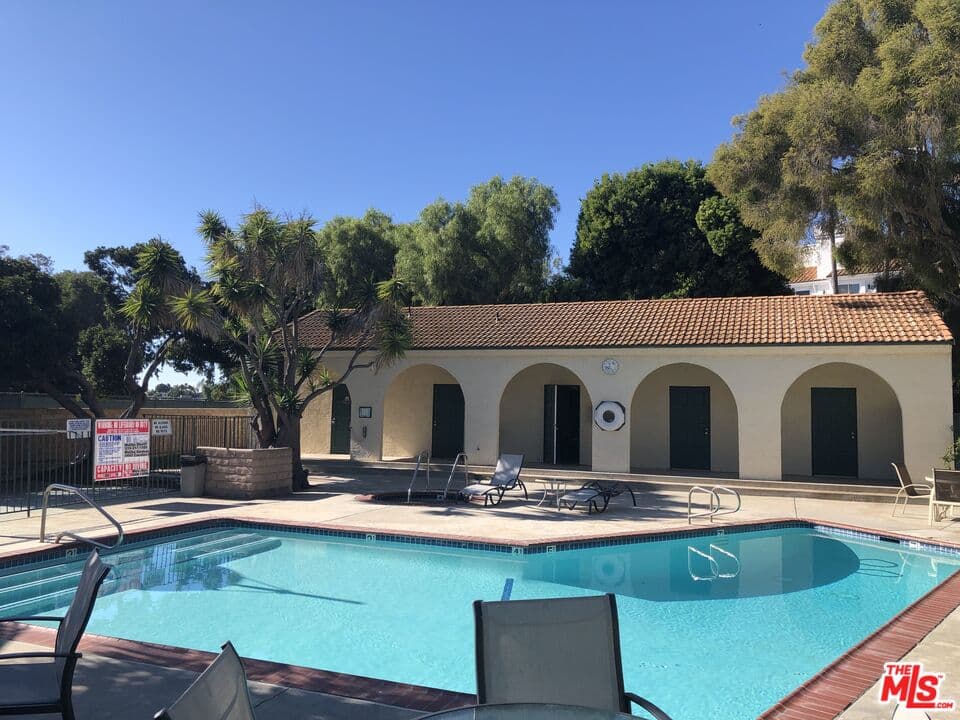 2BR Condo in Malibu — $4,350/mo