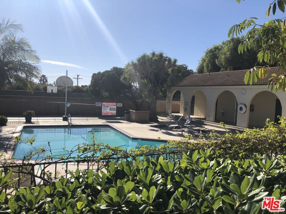2 bd, 2 ba Condo in Malibu, CA — $4,350/mo — photo 2