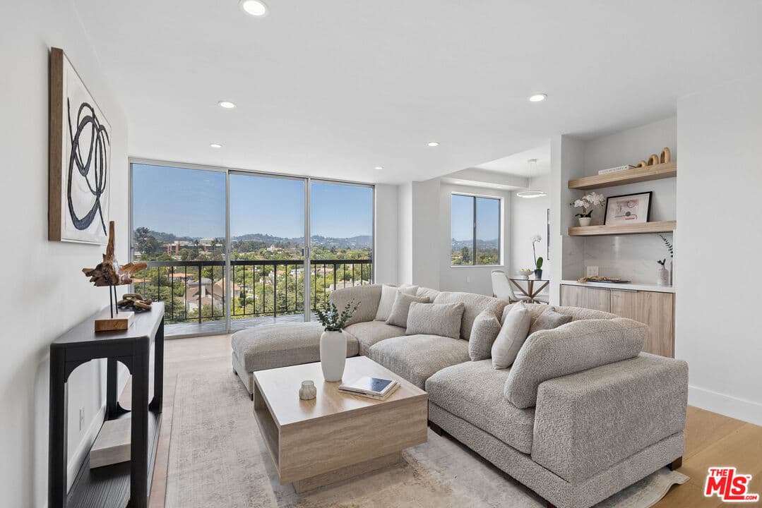 2 bd, 2 ba Condo in Los Angeles, CA — $4,500/mo — photo 1