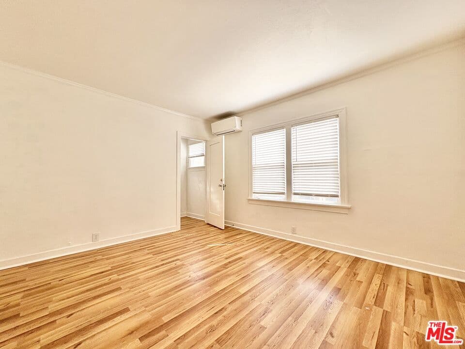 2 bd, 1 ba Apartment in Los Angeles, CA — $4,025/mo — photo 2