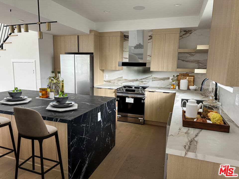 3BR Condo in Santa Monica β $8,900/mo