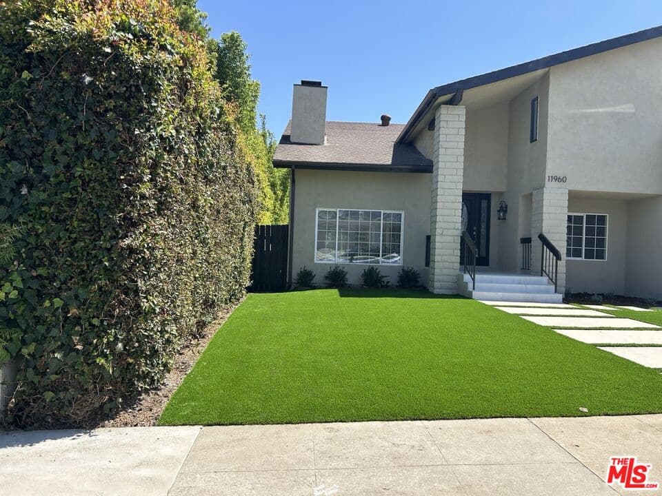 5 bd, 3 ba House in Los Angeles, CA — $12,500/mo — photo 2