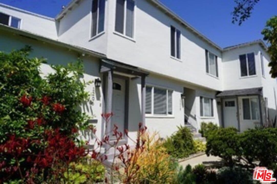 2 bd, 2 ba Townhouse in Los Angeles, CA — $4,200/mo — photo 1