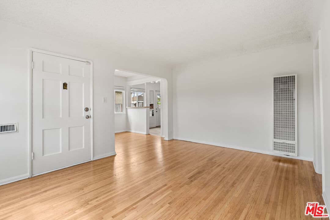 3 bd, 1 ba House in Los Angeles, CA — $4,900/mo — photo 2