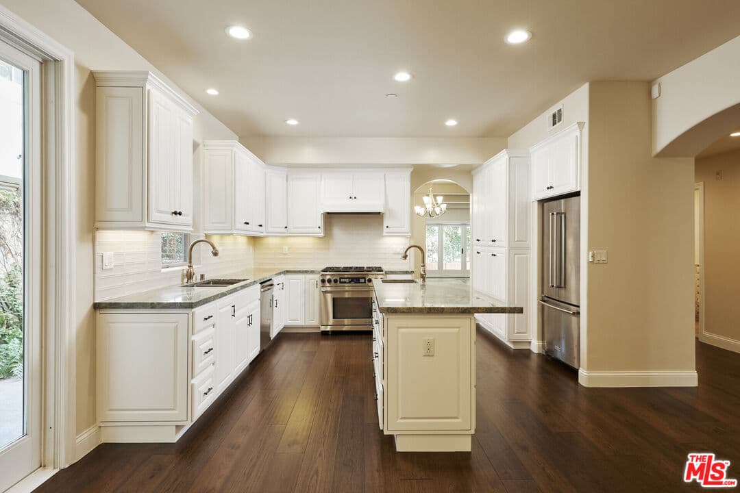 3BR Apartment in Los Angeles β $6,995/mo