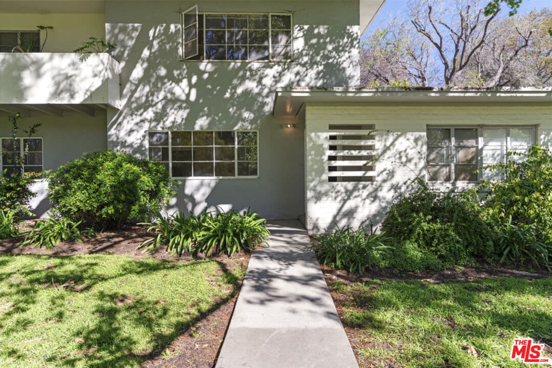 1 bd, 1 ba Condo in Los Angeles, CA — $2,700/mo — photo 2