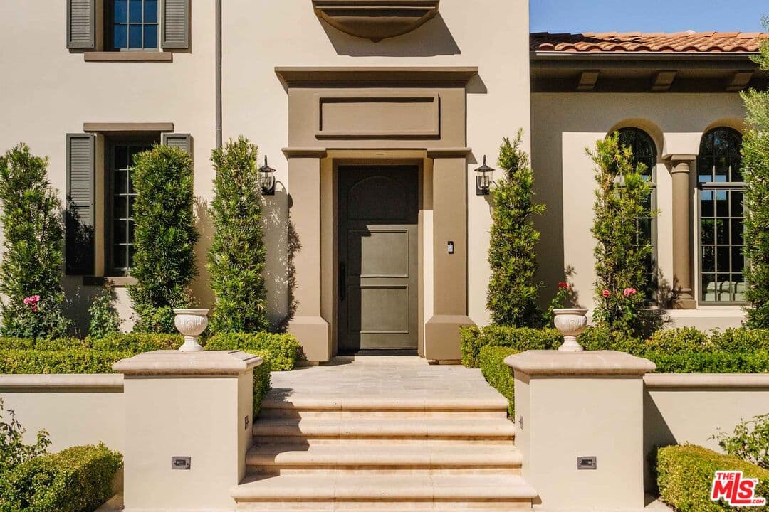 5 bd, 6 ba House in Calabasas, CA — $24,995/mo — photo 2