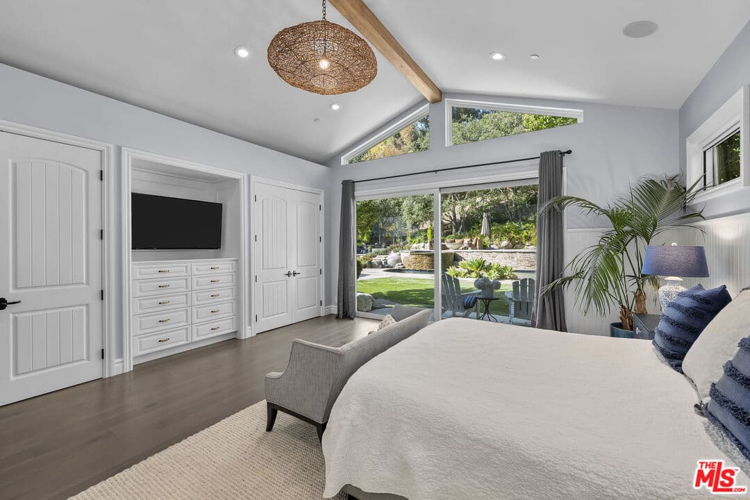 5 bd, 7 ba House in Los Angeles, CA — $45,000/mo — photo 2