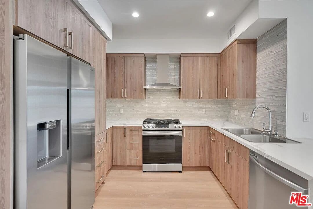 2BR House in Sherman Oaks β $3,750/mo