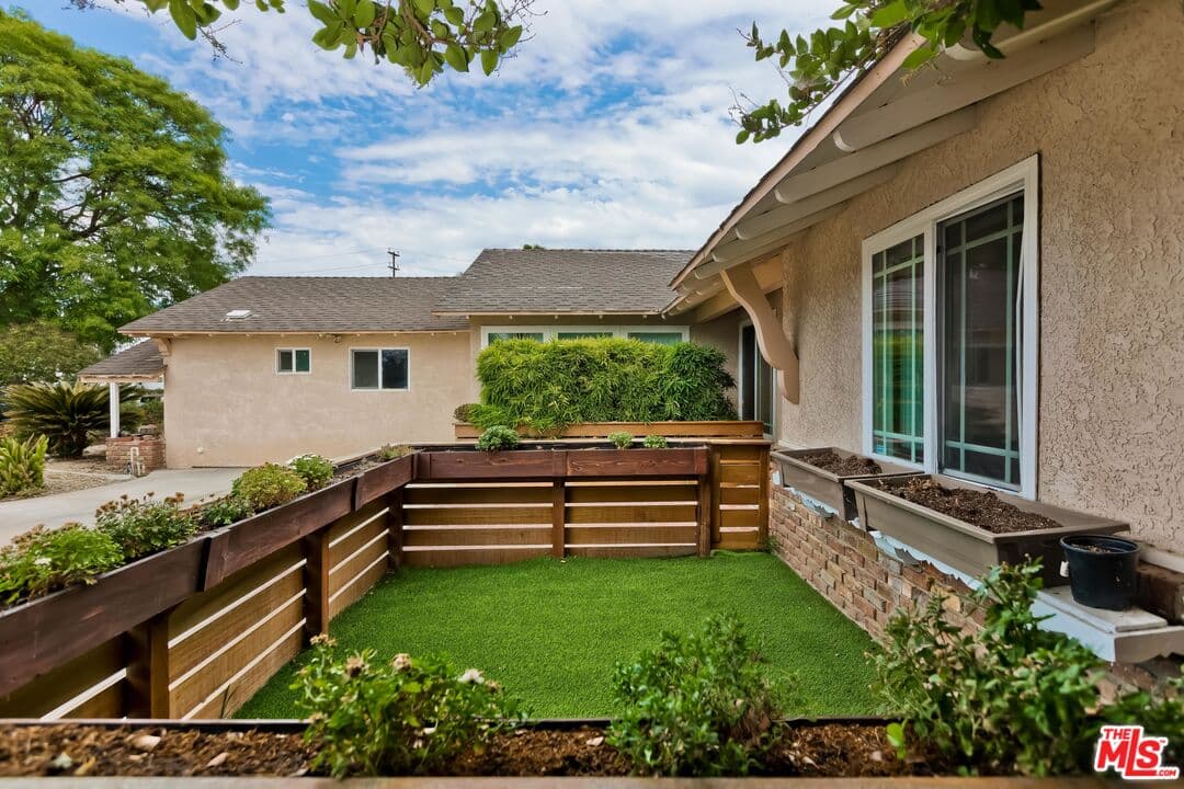 1BR Apartment in North Hills — $1,995/mo