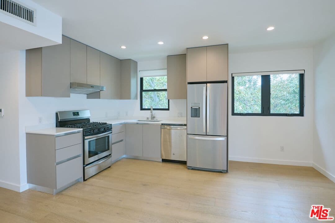 2 bd, 2 ba Townhouse in Los Angeles, CA — $3,299/mo — photo 1