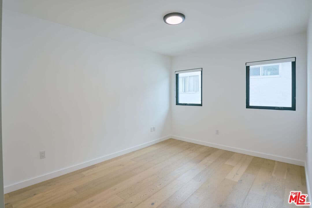 2 bd, 2 ba Townhouse in Los Angeles, CA — $3,299/mo — photo 2