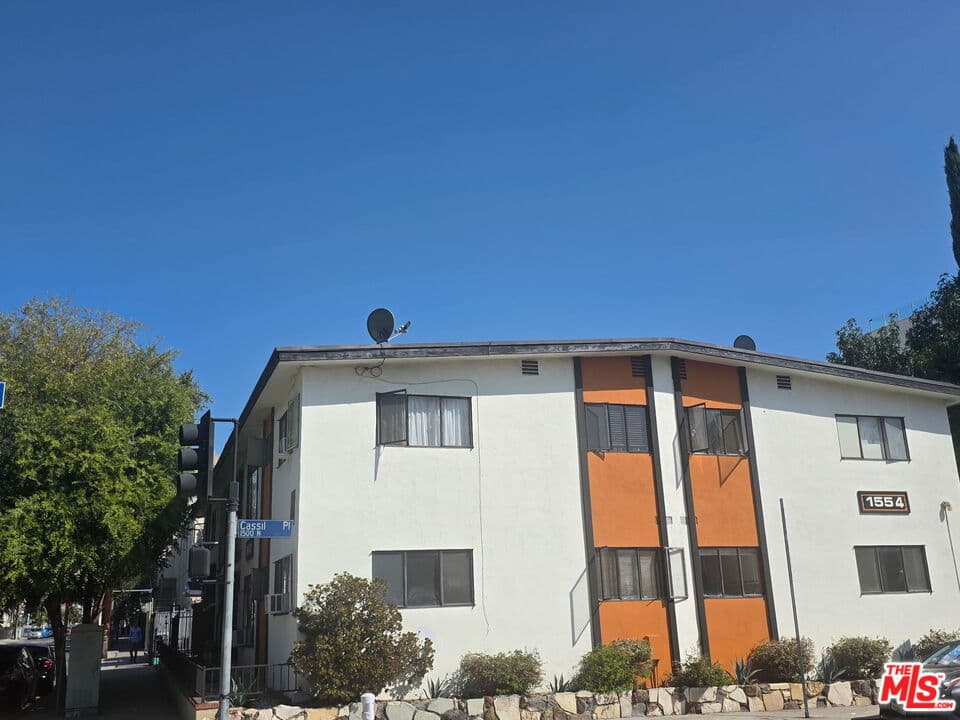 Studio, 1 ba Condo in Los Angeles, CA — $1,700/mo — photo 1