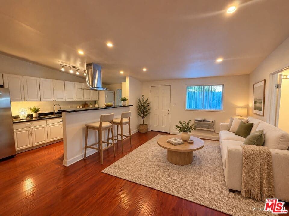2 bd, 1 ba Condo in West Hollywood, CA — $2,888/mo — photo 1