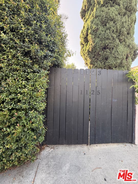2 bd, 1 ba Condo in West Hollywood, CA — $2,888/mo — photo 2