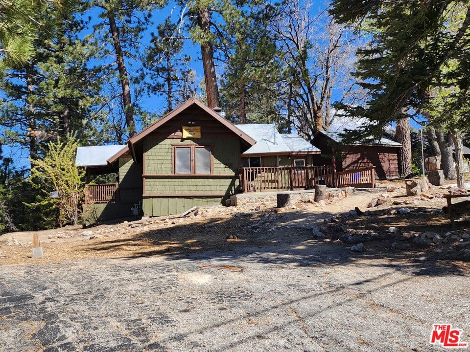 2 bd, 1 ba House in Big Bear Lake, CA — $2,195/mo — photo 1