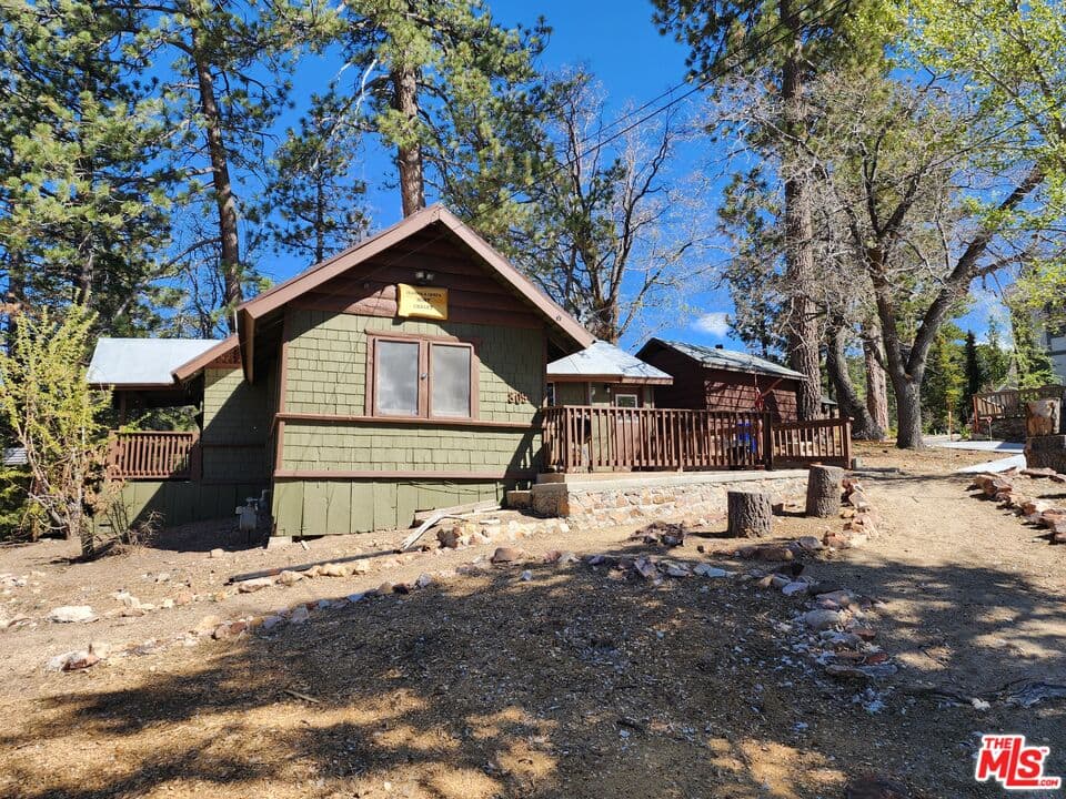 2 bd, 1 ba House in Big Bear Lake, CA — $2,195/mo — photo 2
