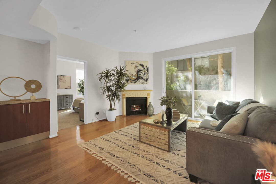 2 bd, 2 ba Condo in Los Angeles, CA — $2,850/mo — photo 1