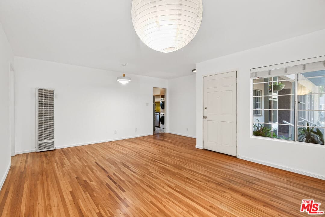 2 bd, 1 ba Condo in Los Angeles, CA — $2,695/mo — photo 2