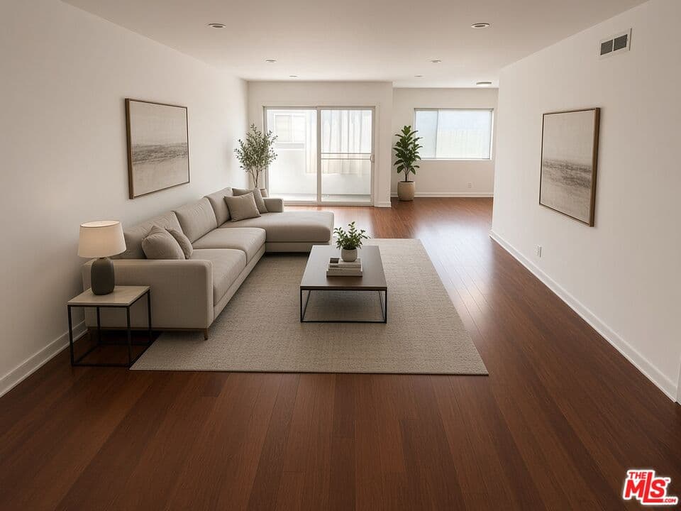 2 bd, 2 ba Condo in Los Angeles, CA — $4,195/mo — photo 2