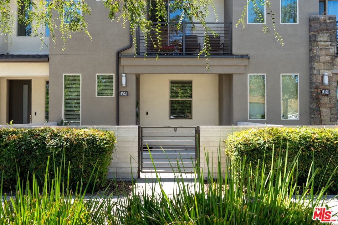 4 bd, 4 ba Condo in Northridge, CA — $3,995/mo — photo 1