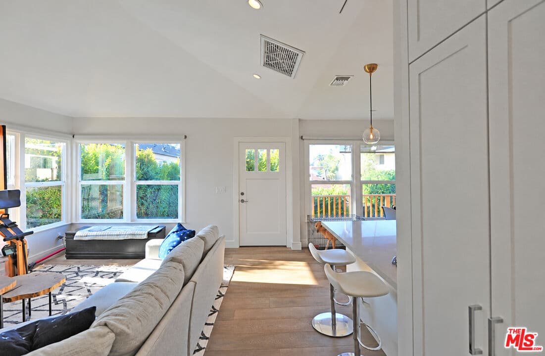 1 bd, 1 ba Apartment in Santa Monica, CA — $3,800/mo — photo 1