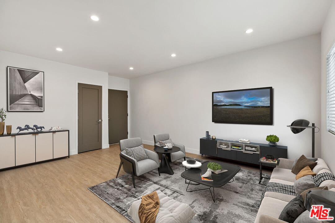 1 bd, 1 ba Apartment in Los Angeles, CA — $2,795/mo — photo 2