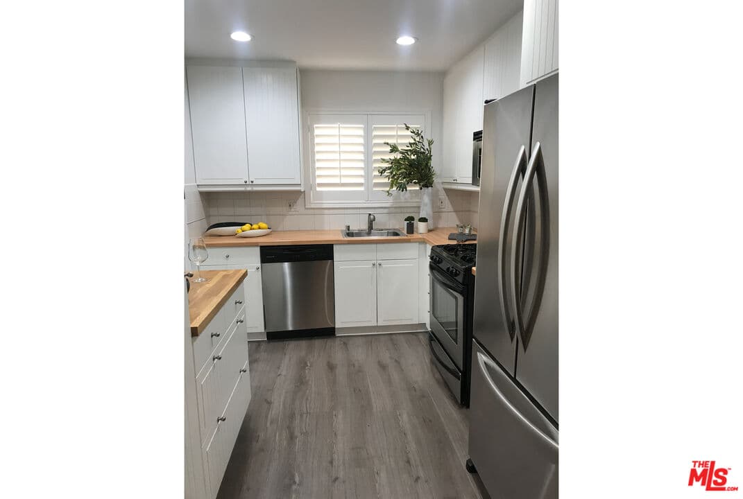 1 bd, 2 ba Condo in Los Angeles, CA — $2,995/mo — photo 2