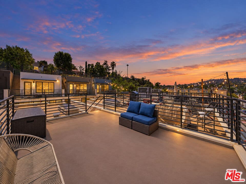 2 bd, 3 ba Townhouse in Los Angeles, CA — $5,700/mo — photo 1