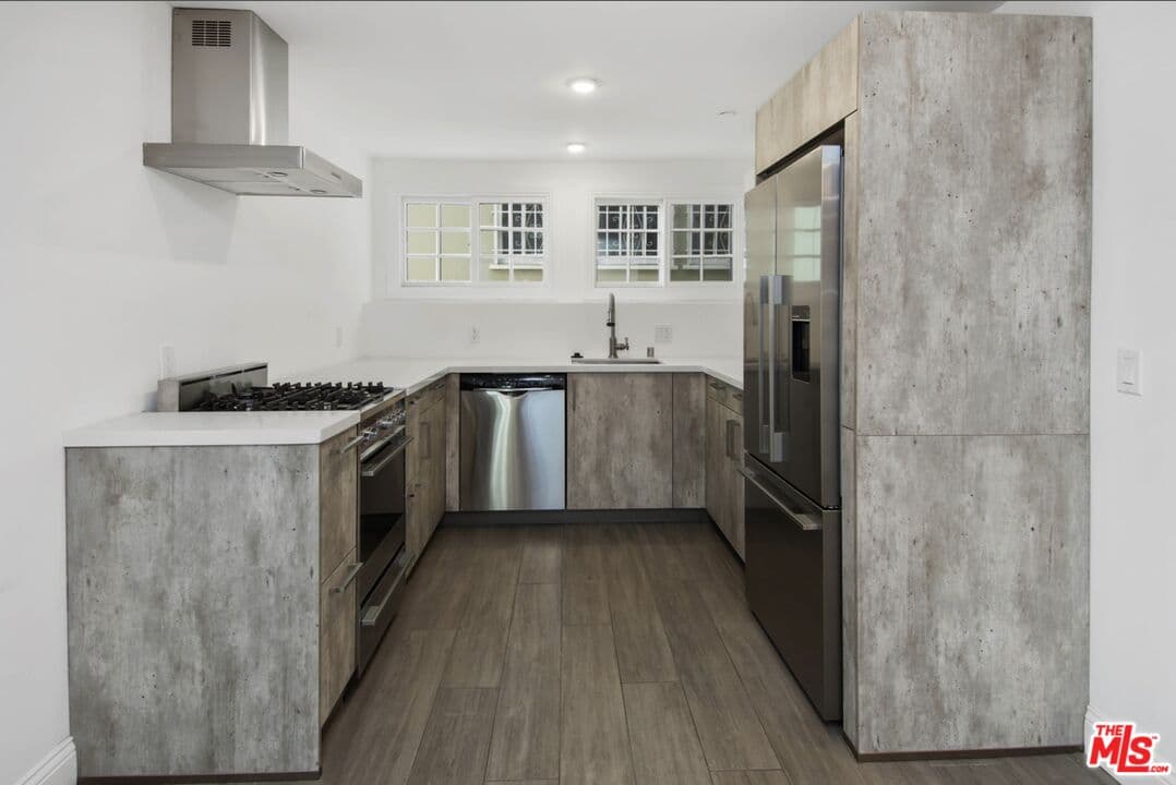 1 bd, 2 ba Condo in West Hollywood, CA — $3,999/mo — photo 2