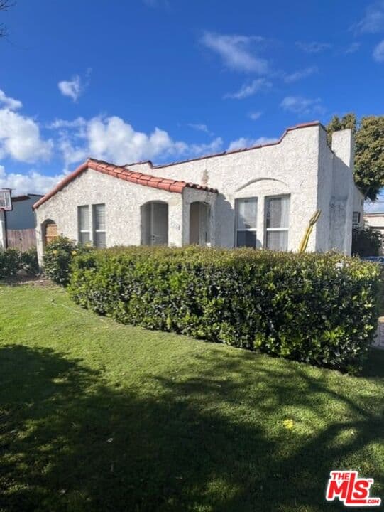 2 bd, 1 ba House in Los Angeles, CA — $4,875/mo — photo 1