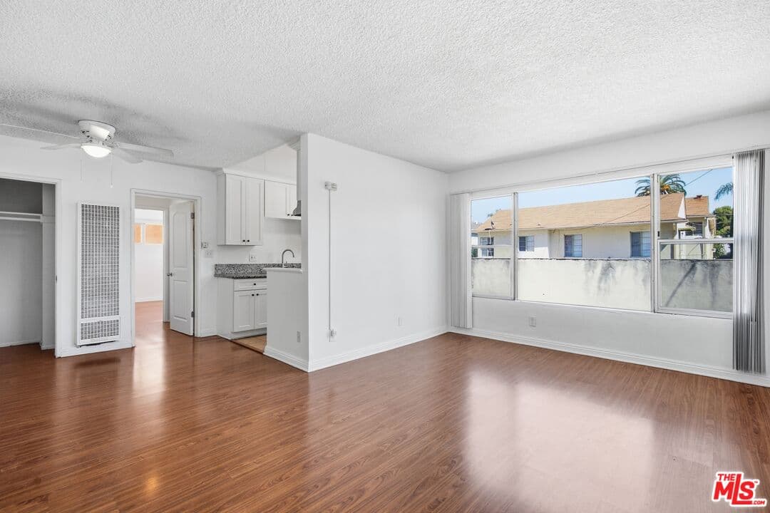 1 bd, 1 ba Townhouse in Los Angeles, CA — $1,895/mo — photo 2