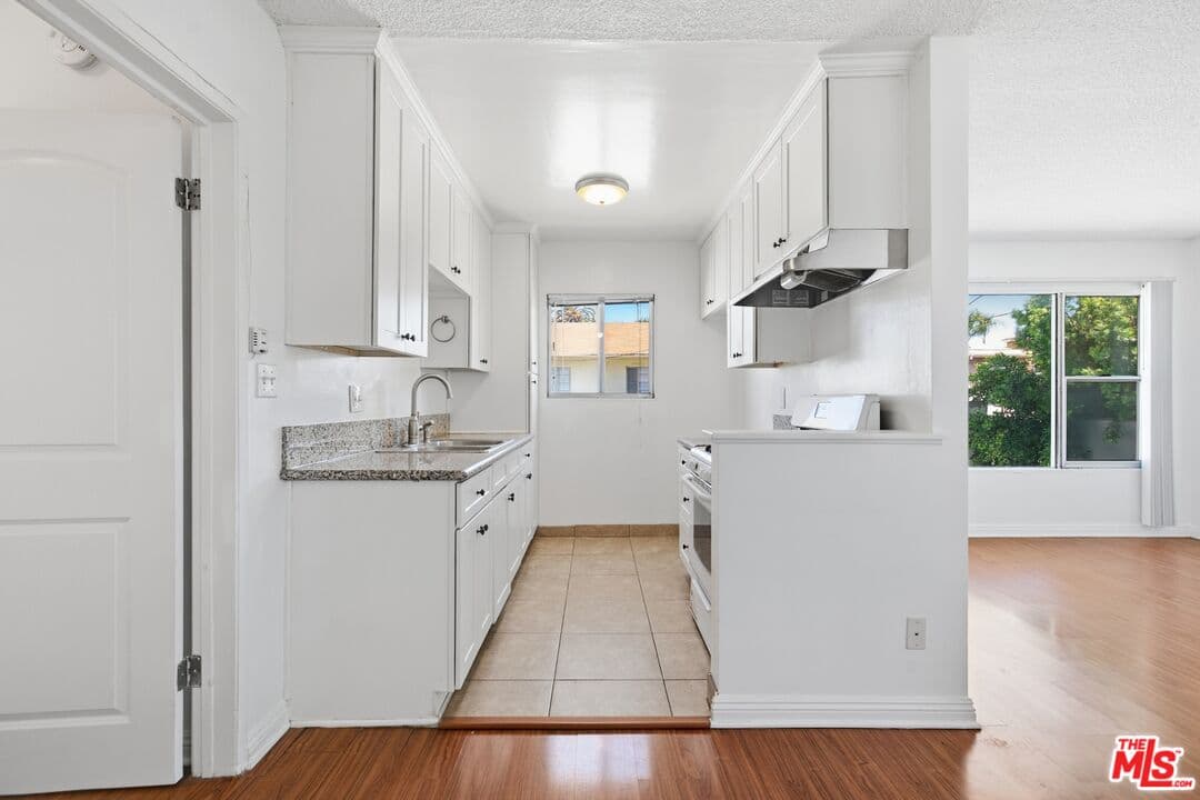 1 bd, 1 ba Townhouse in Los Angeles, CA — $1,895/mo — photo 1