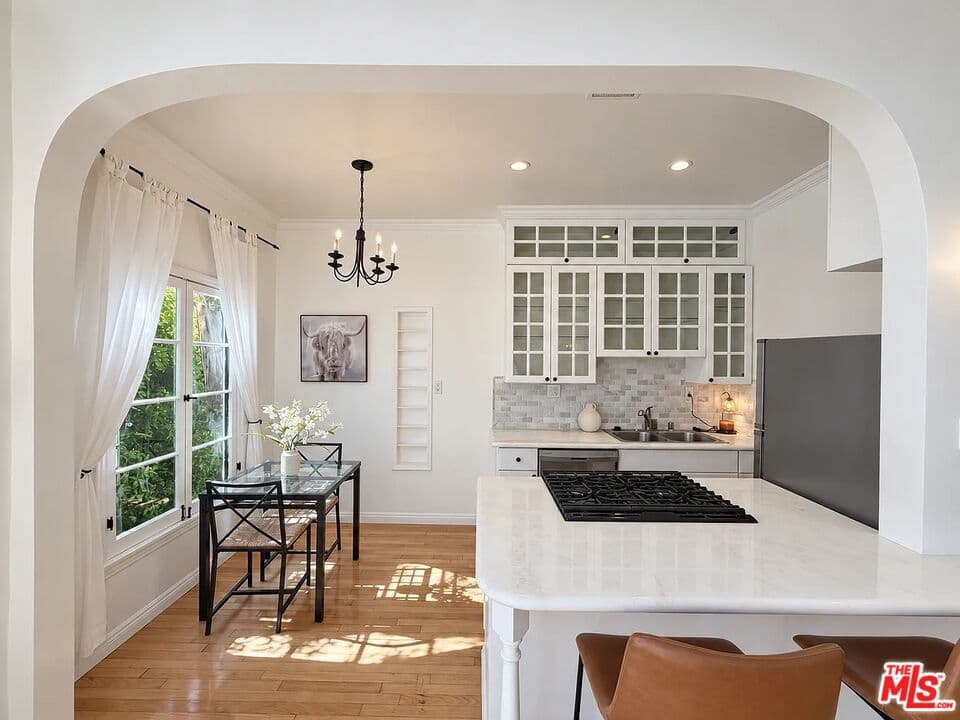 2 bd, 1 ba Townhouse in Santa Monica, CA — $6,000/mo — photo 2