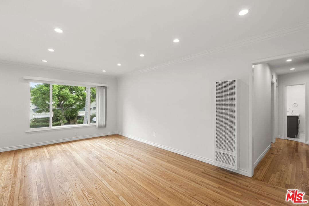 2 bd, 1 ba Townhouse in West Hollywood, CA — $3,199/mo — photo 2