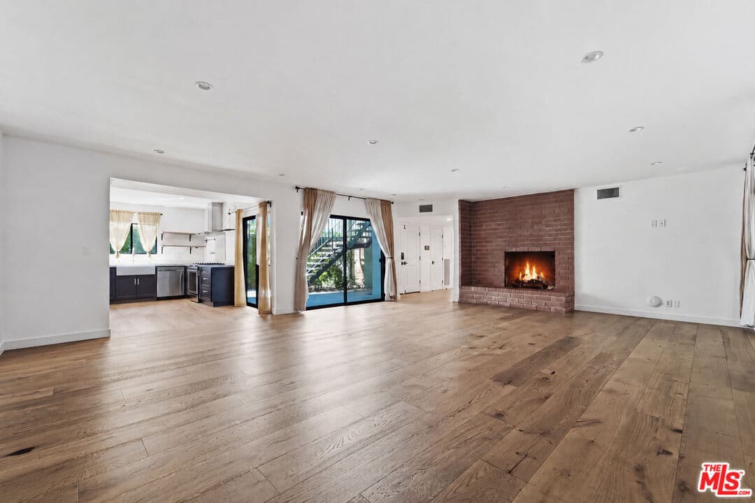 2 bd, 2 ba Apartment in West Hollywood, CA — $7,950/mo — photo 2