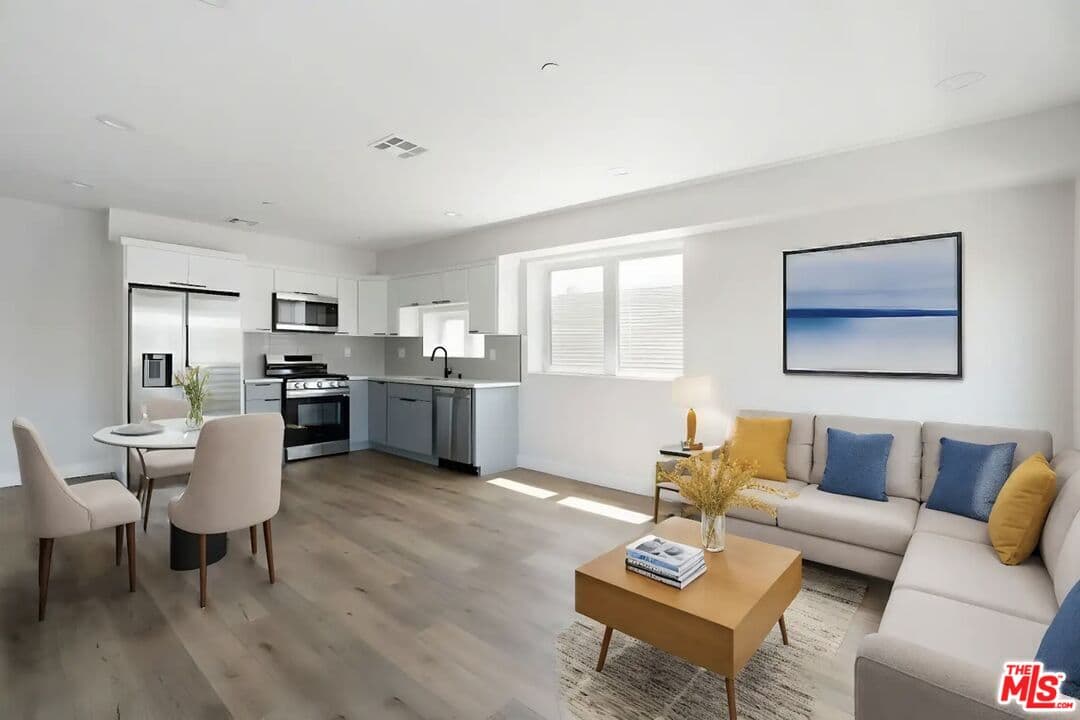 4 bd, 4 ba Townhouse in Los Angeles, CA — $3,666/mo — photo 1