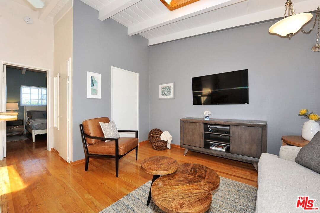 1 bd, 1 ba Townhouse in Venice, CA — $2,492/mo — photo 2