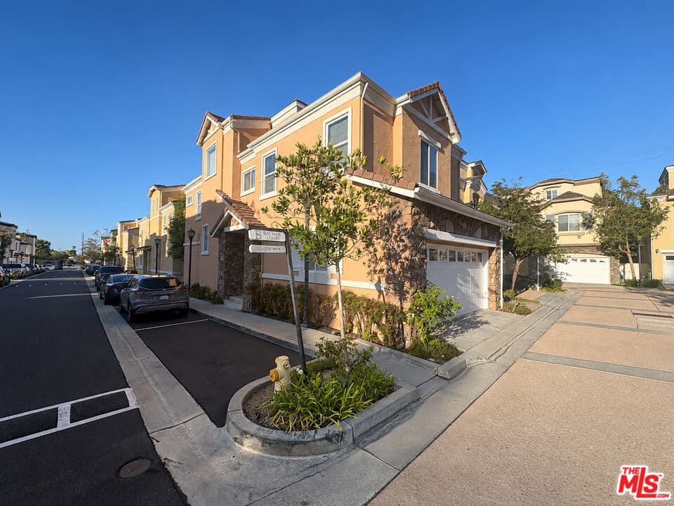 4 bd, 4 ba Townhouse in Torrance, CA — $5,995/mo — photo 1