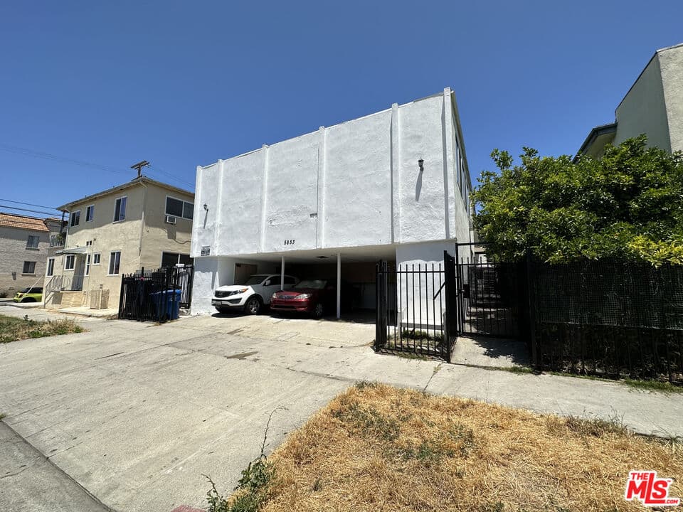1 bd, 1 ba Apartment in Los Angeles, CA — $1,750/mo — photo 1