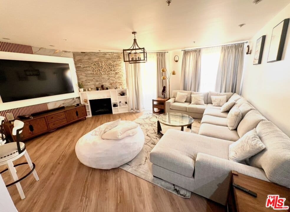 2 bd, 2 ba Condo in Venice, CA — $6,000/mo — photo 1