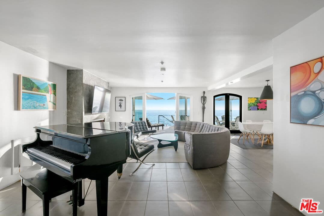 10 bd, 10 ba House in Laguna Beach, CA — $25,000/mo — photo 2