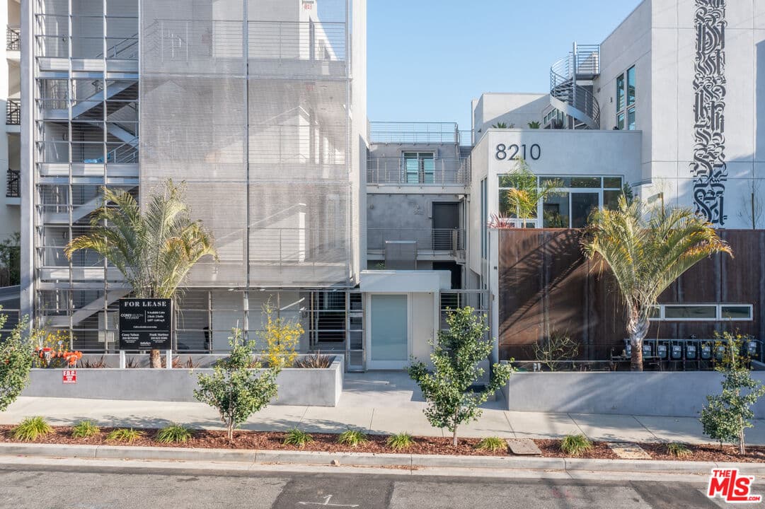 2 bd, 2 ba Condo in West Hollywood, CA — $5,995/mo — photo 1